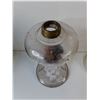 Image 3 : (4) Antique Clear Glass Oil Lamps-no chimneys