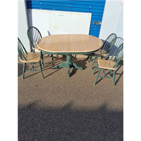 ***Dining Room Table (59x30x39.5") - (4) Dining Room Chairs (19x37x17") - As Is, Pickup Only