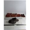 Image 1 : Leather Tool Pouches, Granite Rectangle, DC Shoes - Approx Size 7 Men's