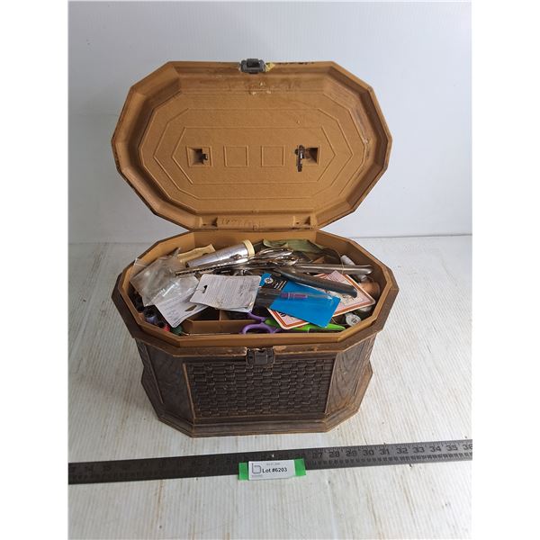 Vintage Plastic Sewing Kit w/Contents
