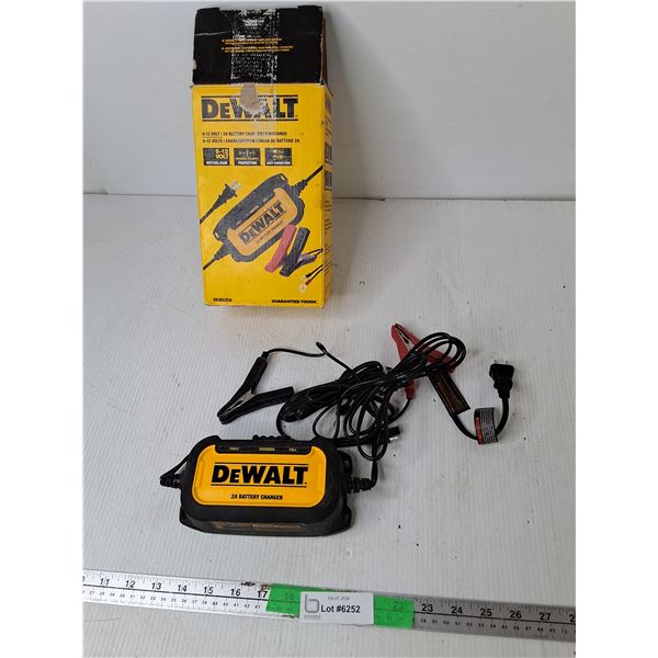Dewalt 6-12V Battery Charger/Maintainer- As IS