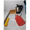 Image 3 : Hamilton Beach Electric Kettle- Powers On, Storage Tote, Rope, Misc. Can't Ship