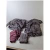Image 3 : Shower Caddy & Queen Bed Sheet Set