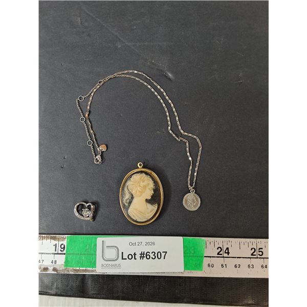 Necklace/ Pendants