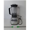 Image 1 : Cuisinart Blender- Powers On