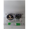 Image 1 : Mario Lemieux Card & Pittsburgh Penguins Puck with Display Stand- Can't Authenticate