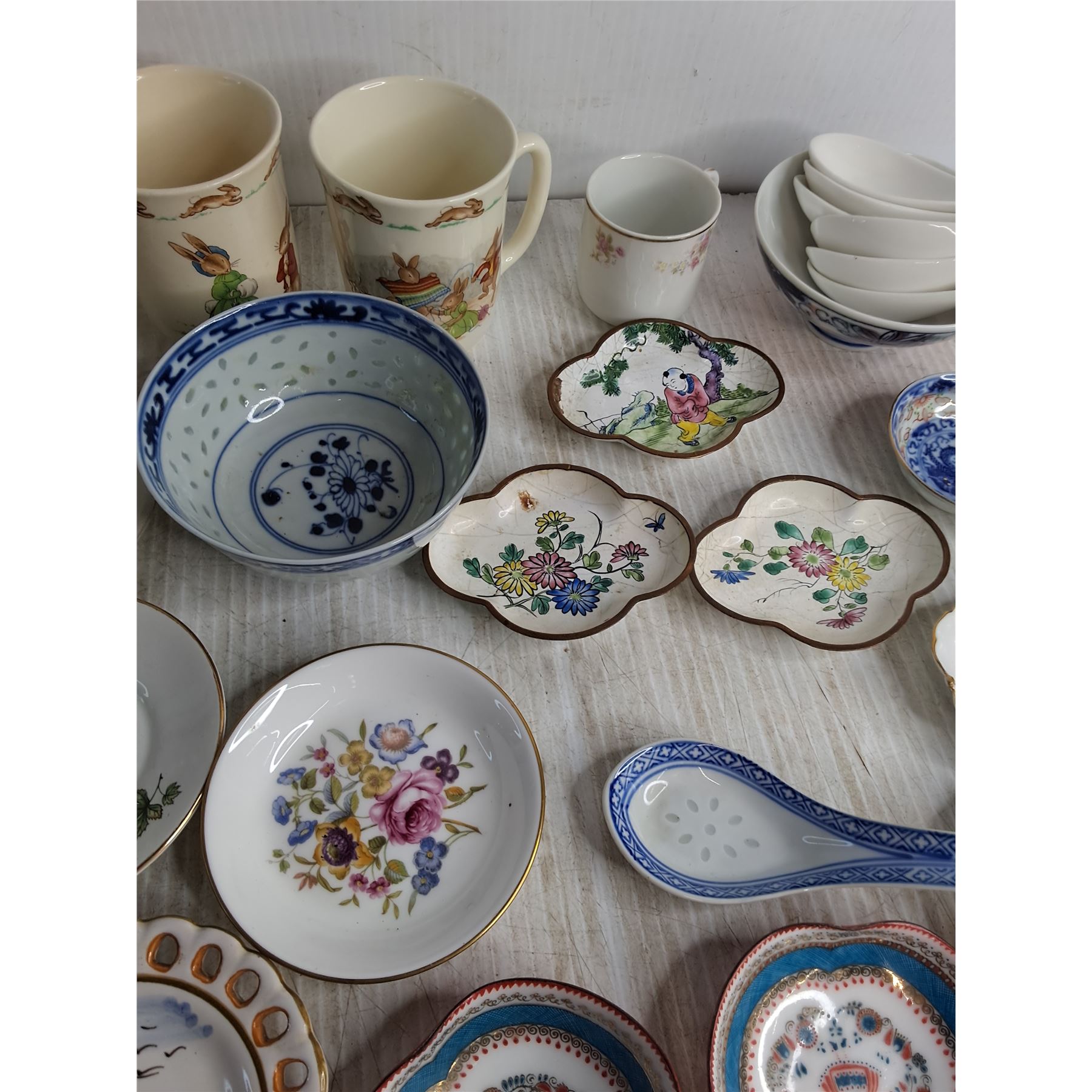 Assorted Fine China Cups & Bowls, Oriental Soup Utensils, Bag Clips ...