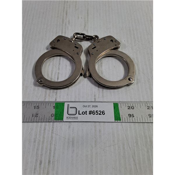 Smith&Wesson Handcuffs- no key