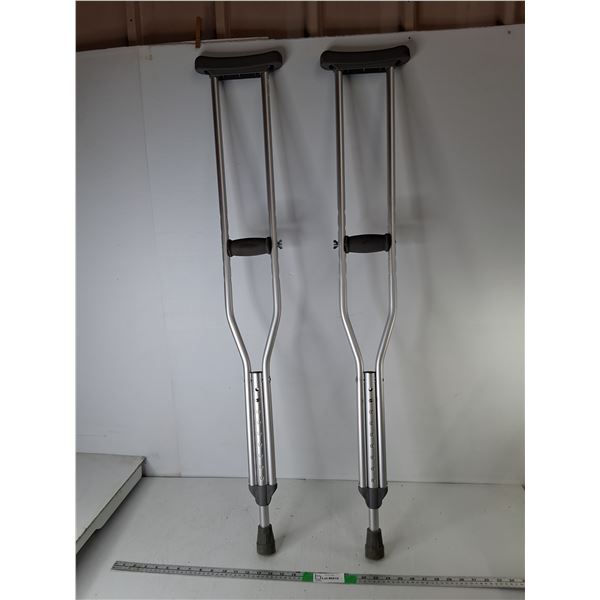 Adult Adjustable Crutches- Can't Ship