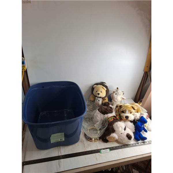 23x19x13" Storage Bin, Glass Bowls, Stuffed Toys, Pickup Only for Tote