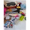 Image 4 : Games, Rainbow Loom, Assorted Keychains/Stickers, Etc
