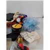 Image 5 : Games, Rainbow Loom, Assorted Keychains/Stickers, Etc