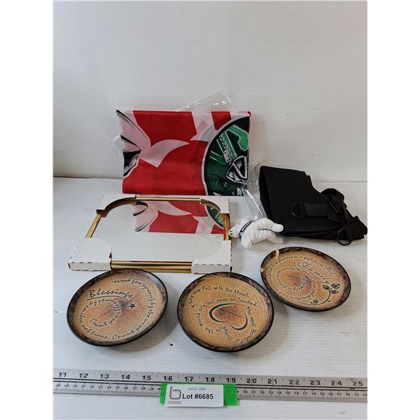 Mirror, Decorative Plates, Sling, Roughrider Flag