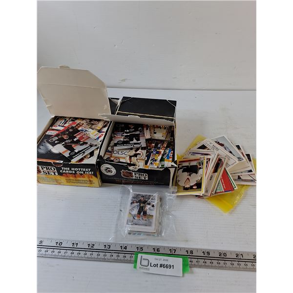 Assorted Hockey Cards - Cannot Authenticate