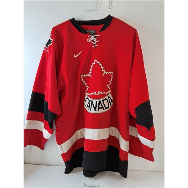 Team Canada Jersey - Size L