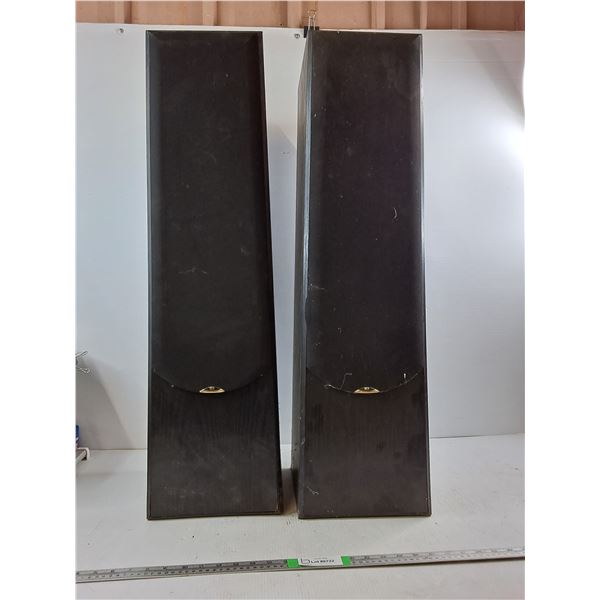 Pair of Sound Dynamics RTS-3 Floorstanding Tower Speakers 9.5"x10.5"x35" (cannot ship)