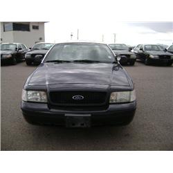 1031  2004 FORD CROWN VICTORIA