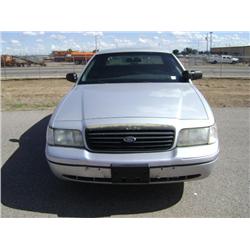 1087 "2000 FORD CROWN VICTORIA