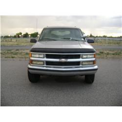 1248 "1999 CHEVROLET K2500 SUBURBAN