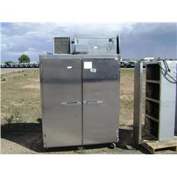 5170  MCCALL 1-1045C 2 DOOR REFRIGERATOR   1 5  0  0 0 700005 0 1  