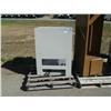 Image 1 : 5184 "WHITE METAL PAPER SHREDDER BASE"  1 5 "0" 0 0 700005 0 1  