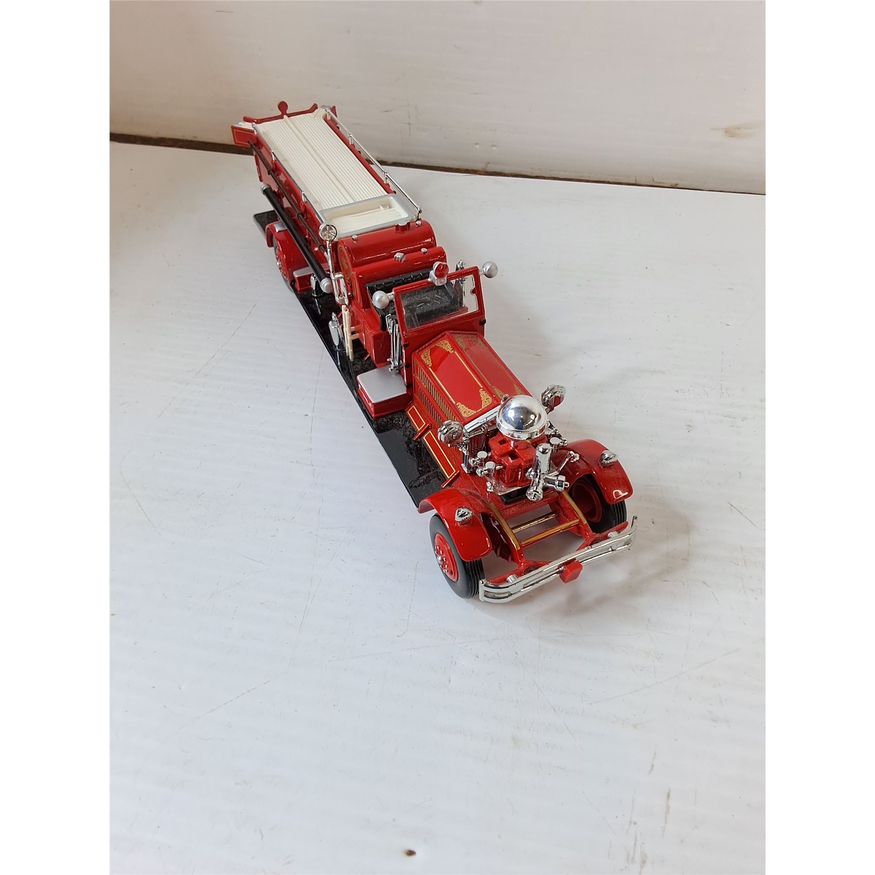 Matchbox Collectibles 1930 Ahrens-Fox 