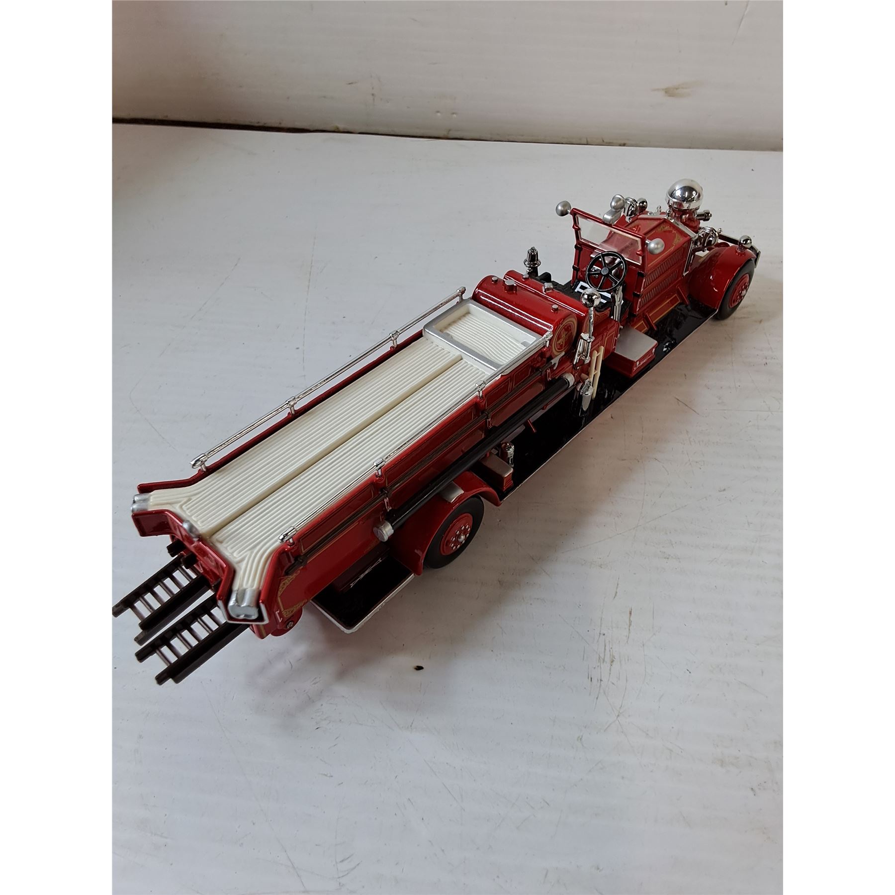 Matchbox Collectibles 1930 Ahrens-Fox 