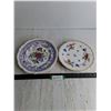 Image 1 : (2) Decorative Plates w/Wall Hangers