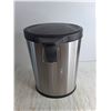 Image 2 : Stainless Steel Garbage Can - 17x11x10", Pickup Only
