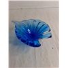 Image 2 : Blue Leaf Art Glass Bowl - 10" Length