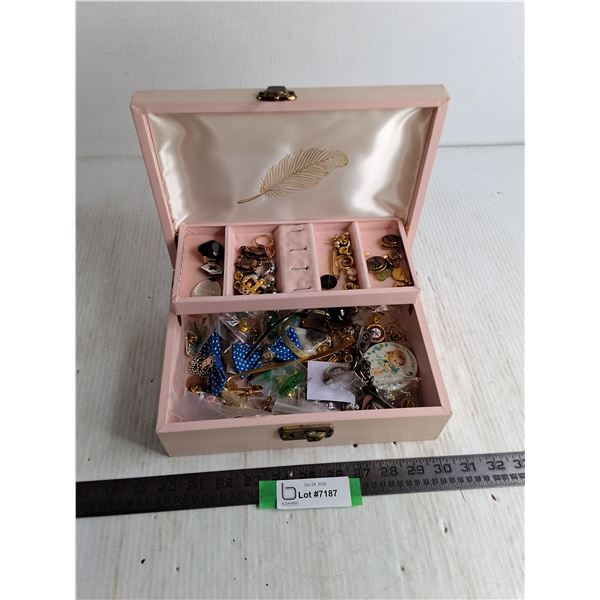 Vintage Jewelry Box w/Jewelry Contents