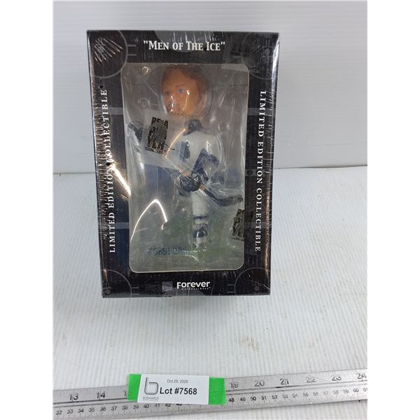 "Men On The Ice" Forsberg Figurine Appears Sealed