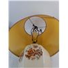 Image 3 : Floral Lamp Powers On 25"