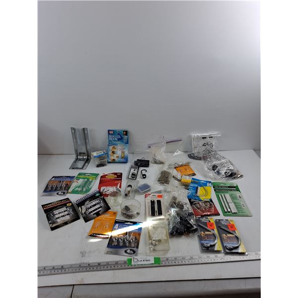 Moonray Light Bulbs, Monkey Hooks, Wire Hooks, Misc