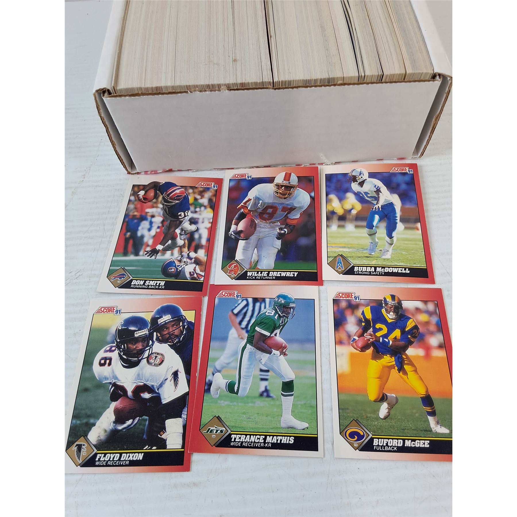 Assorted Football Cards - Cannot Authenticate - Bodnarus Auctioneering