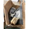 Image 1 : BOX OF HARDWARE
