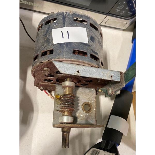 ELECTRIC MOTOR