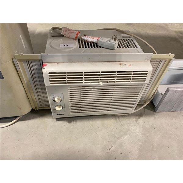 AIR CONDITIONER