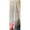 Image 1 : APPROX. 25 OF 4FT LED TUBE LIGHTS