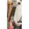 Image 1 : PAIR OF 24IN TRAILER LEAF SPRINGS