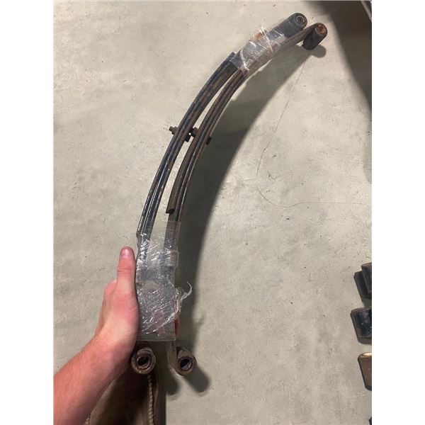PAIR OF 26IN TRAILER LEAF SPRINGS
