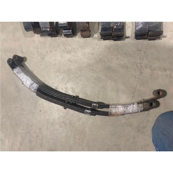 PAIR OF 26IN TRAILER LEAF SPRINGS