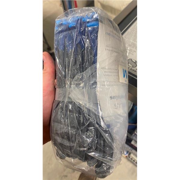 APPROX. 8 PAIRS OF GARDENING GLOVES