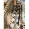 Image 1 : 12 GOLF BALLS