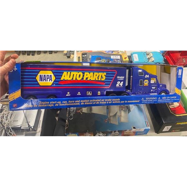 COLLECTIBLE NAPA AUTO PARTS TRUCK