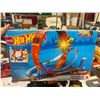 Image 1 : HOT WHEELS MASSIVE LOOP TRACK WITH CARS