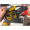 Image 1 : DEWALT SANDER