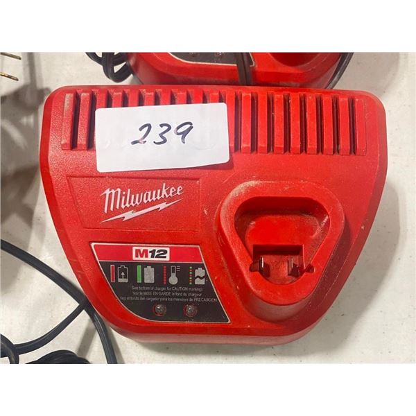 MILWAUKEE M12 CHARGER
