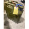Image 1 : 20L PLASTIC ARMY FUEL JUG