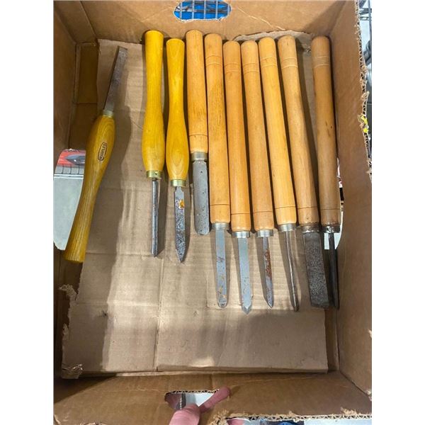 10 CARVING TOOLS